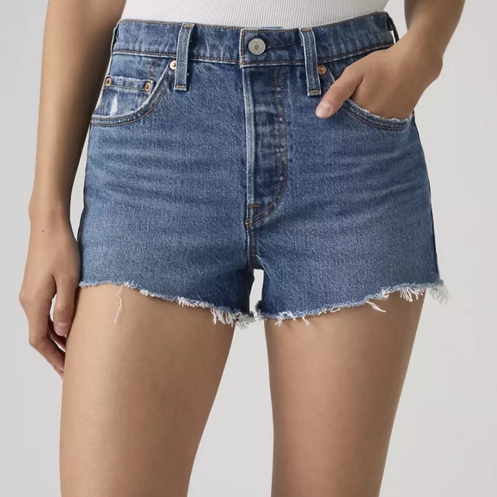 Levi's Classic Originsl Fit 501 Light Wash Denim Cutoff Shorts Women's Size 29 - Picture 2 of 14
